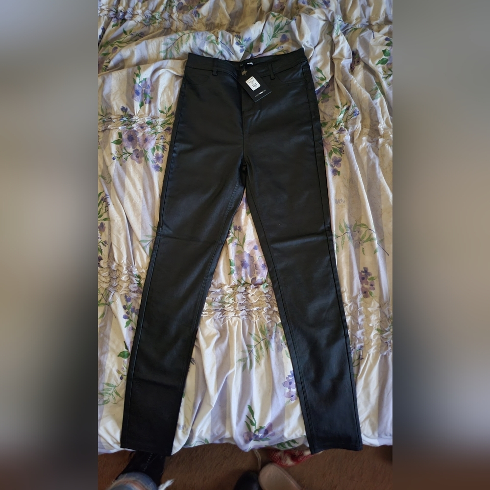 NWT Fashion Nova Stretchy High-waisted Faux Leather Pants with back pockets